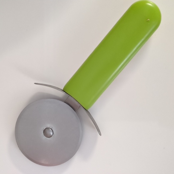 IKEA Apple Slicer + Peeler + Pizza Cutter - Picture 4 of 6